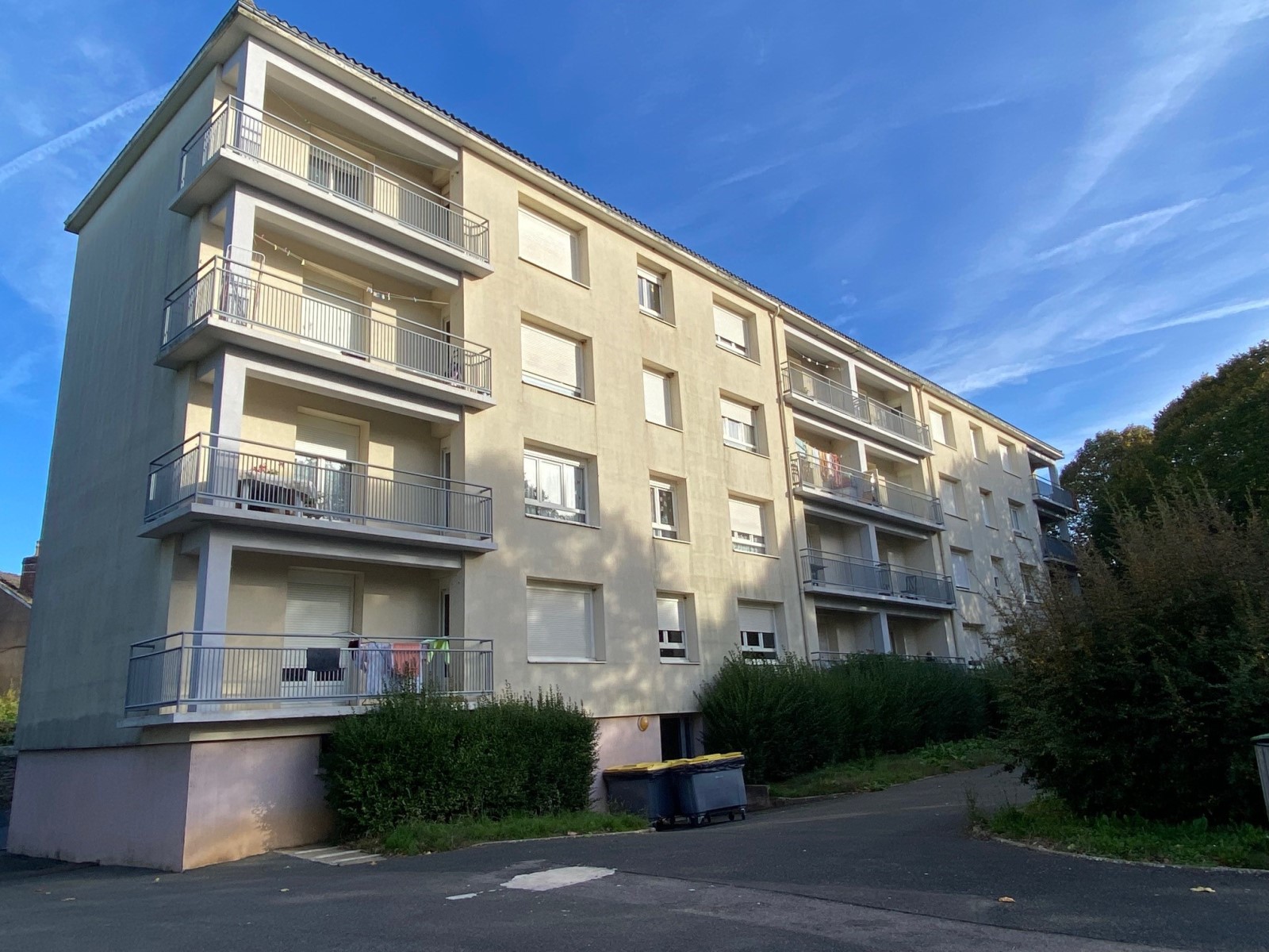 ST SAUVEUR EN PUISAYE - APPT TYPE 3